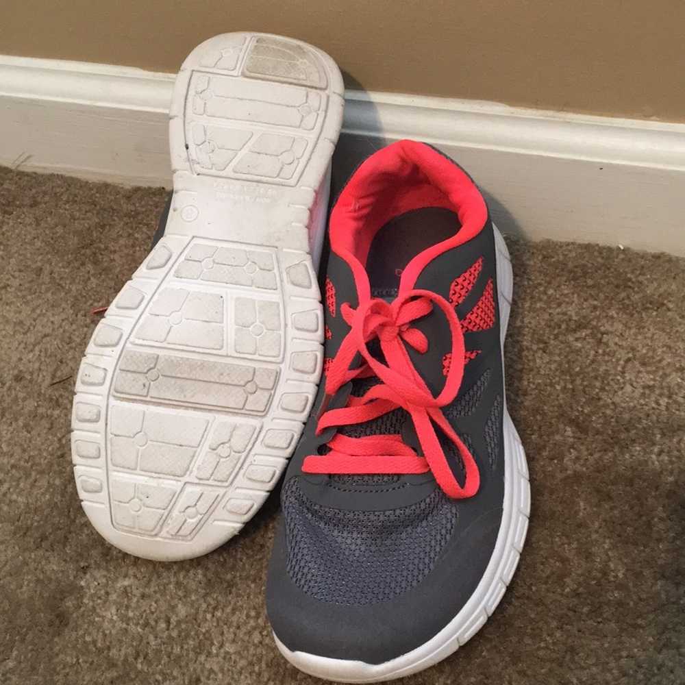 Running shoes - Picture 3 of 3